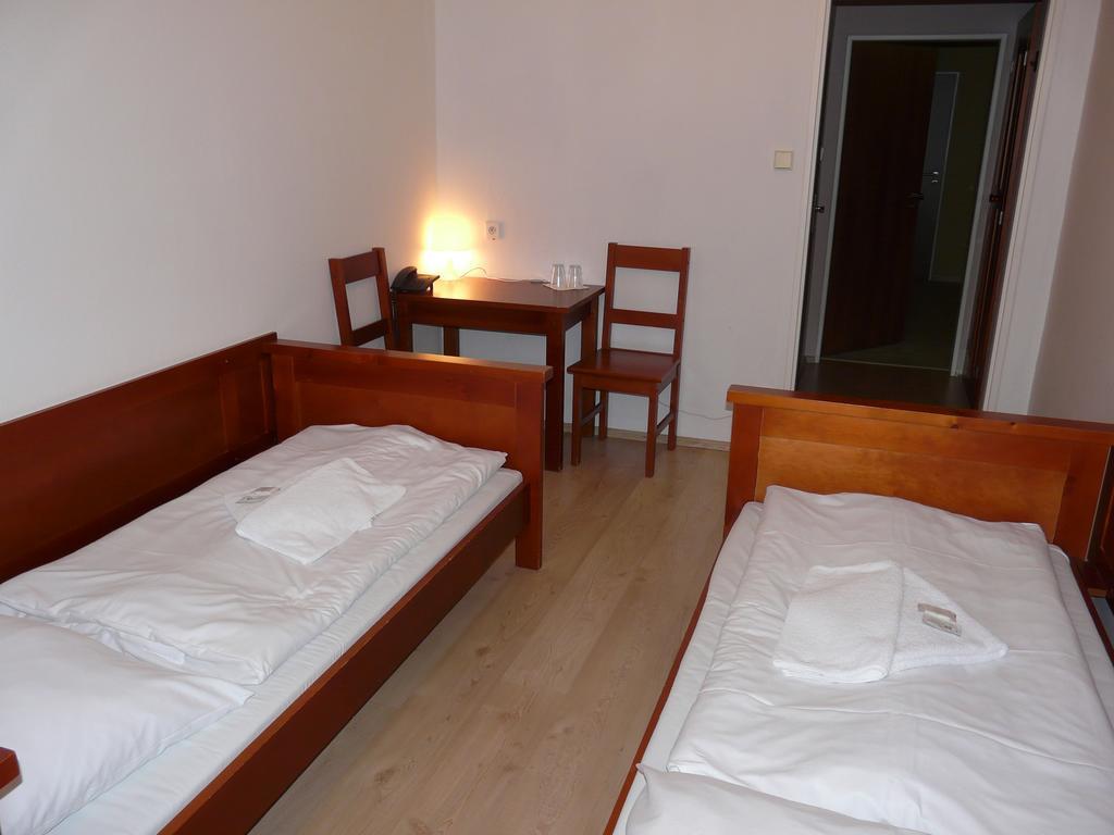 Hotel Ondras Zlín Room photo