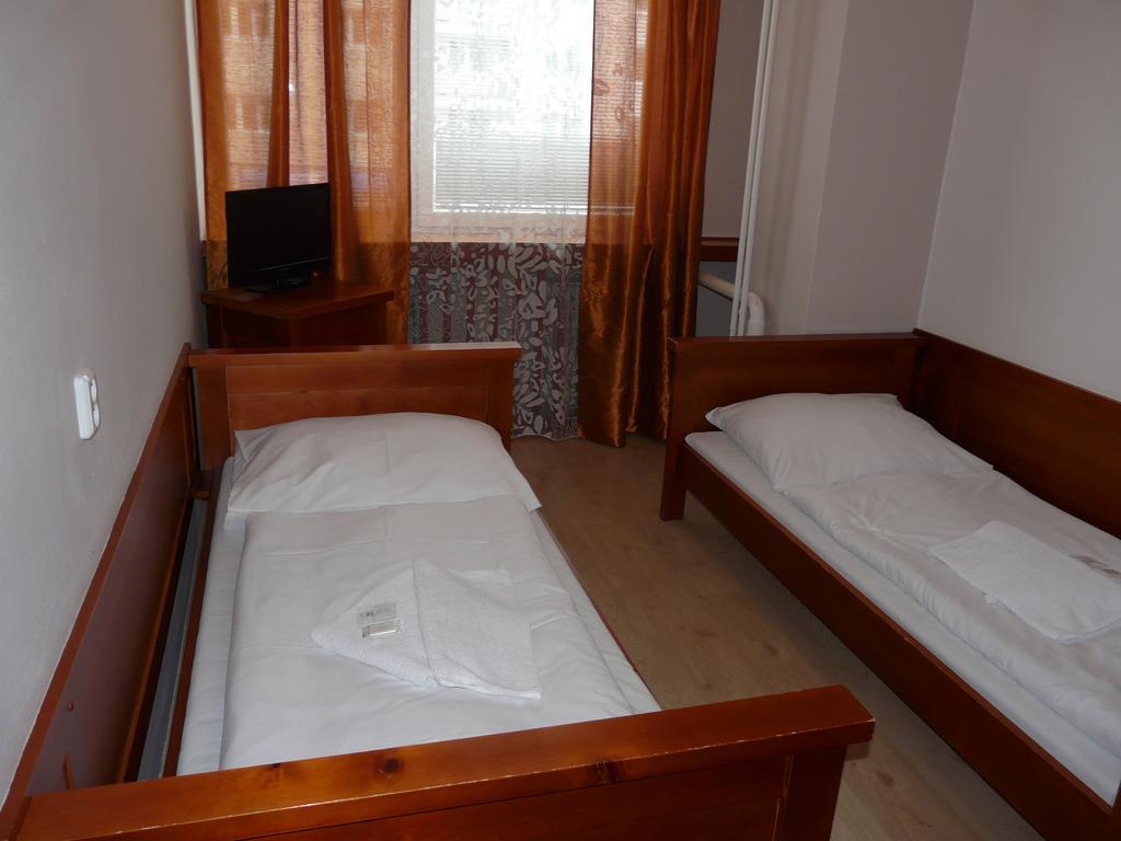 Hotel Ondras Zlín Room photo