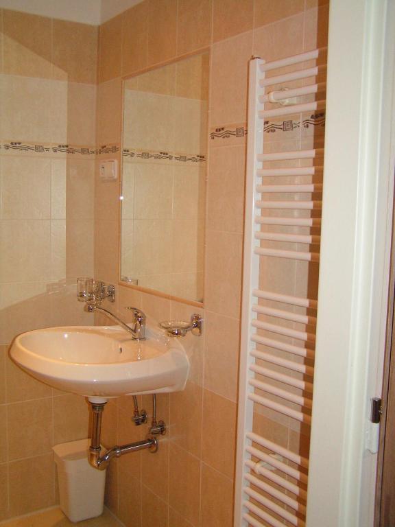 Hotel Ondras Zlín Room photo
